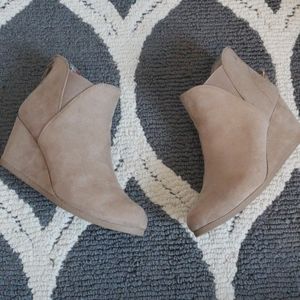 Tan Wedges